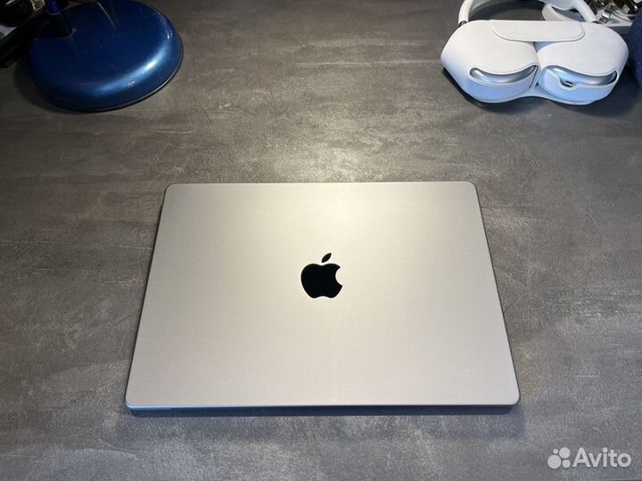 Macbook pro 14 2023 m3 8 gb 512