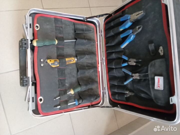 Набор инструментов монтажника промоборудования