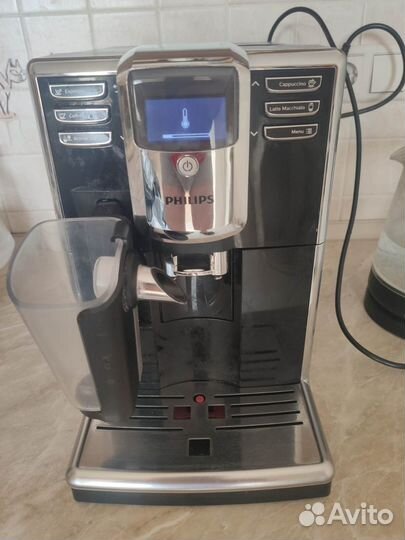 Автоматическая кофемашина Philips LatteGo Premium