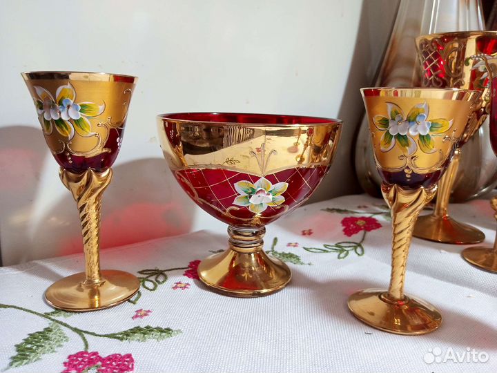 Посуда из Богемского стекла со смальтой