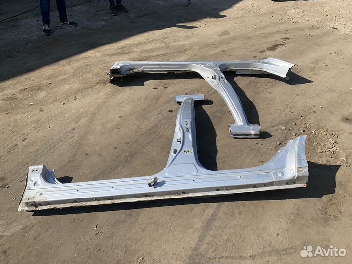 Порог стойка кузова Nissan Almera G15