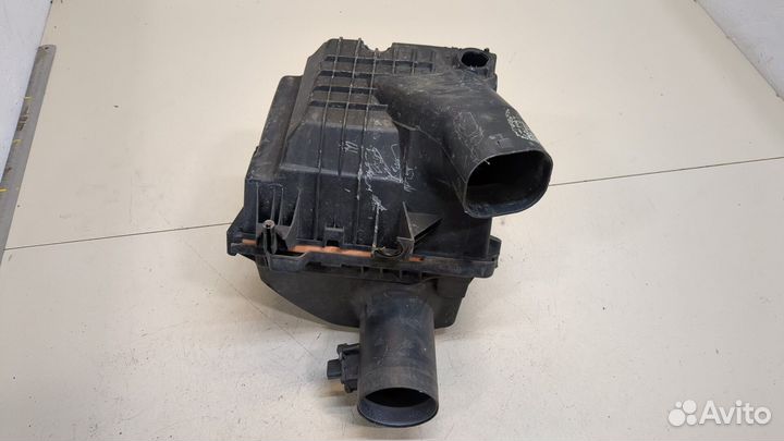 Корпус воздушного фильтра Opel Vivaro