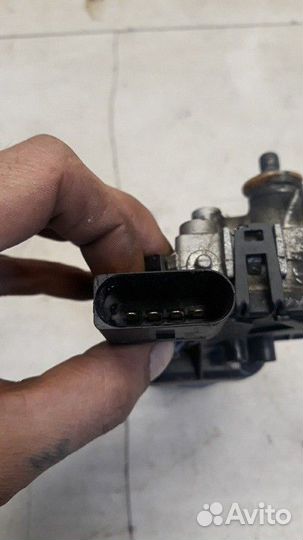 Моторчик стеклоочистителя передний Volkswagen Polo