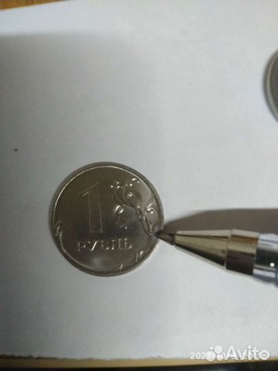 Среди монеты есть учень редкие вид брака среди них