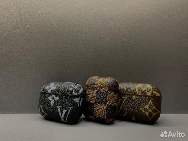 Чехлы на телефон