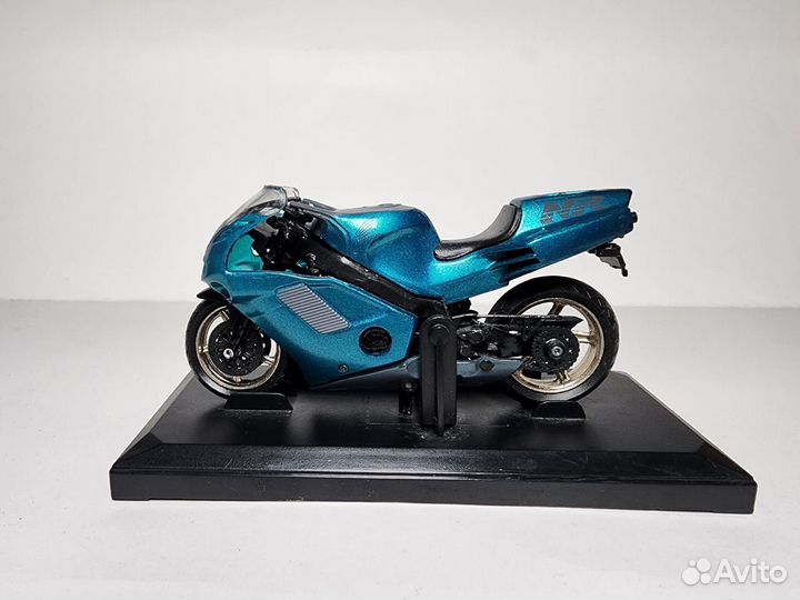 Мотоцикл Honda NR 1:18