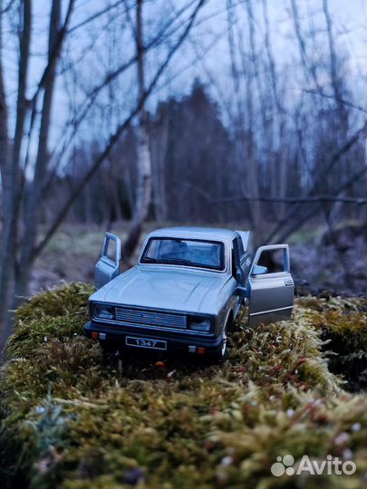 Металлическая модель москвич 2140 SL