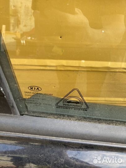 Стекло двери передней правой для Kia Sportage II