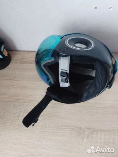 Шлем горнолыжный