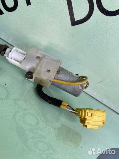 Механизм регулировки ремня безопасности Porsche