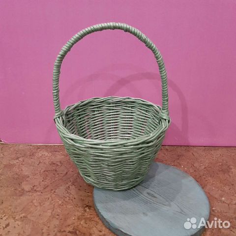 Корзина плетеная из бумажной лозы