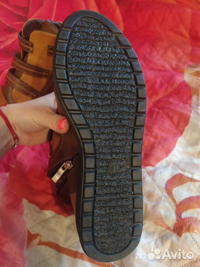 Ботинки женские