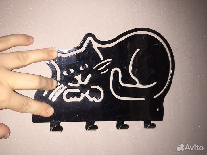 Вешалка в прихожую для детской одежды или ключей