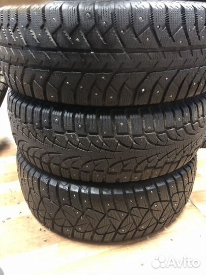 Bridgestone Ice Cruiser 7000S 215/65 R16
