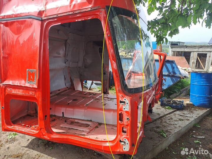 Стойка кабины передняя правая Renault T