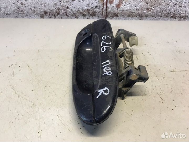 Ручка двери наружная передняя правая Mazda 626