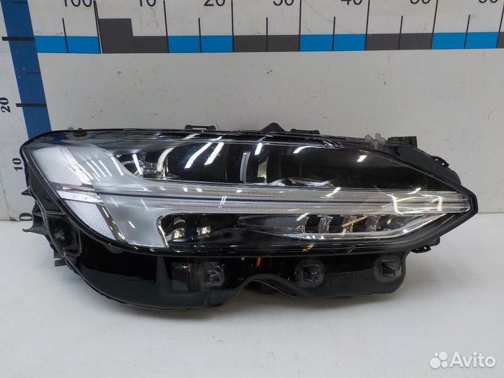 Фара правая Volvo V90/V90 Cross Country