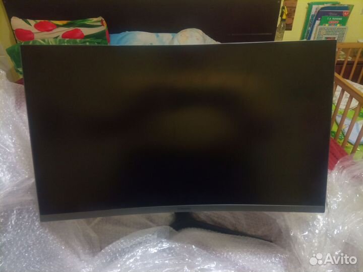 Монитор Samsung 27 изогнутый