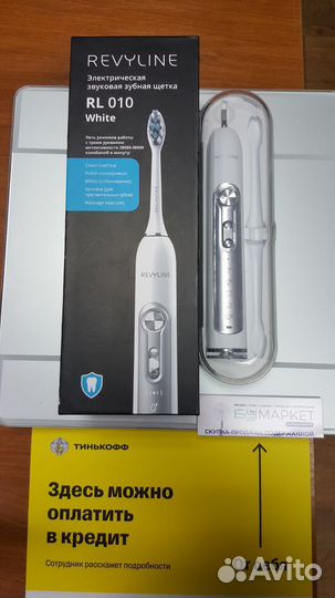 Электрическая звуковая зубная щетка Revyline RL010