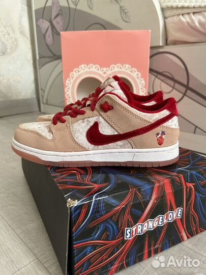 Кроссовки nike dunk sb Strange Love