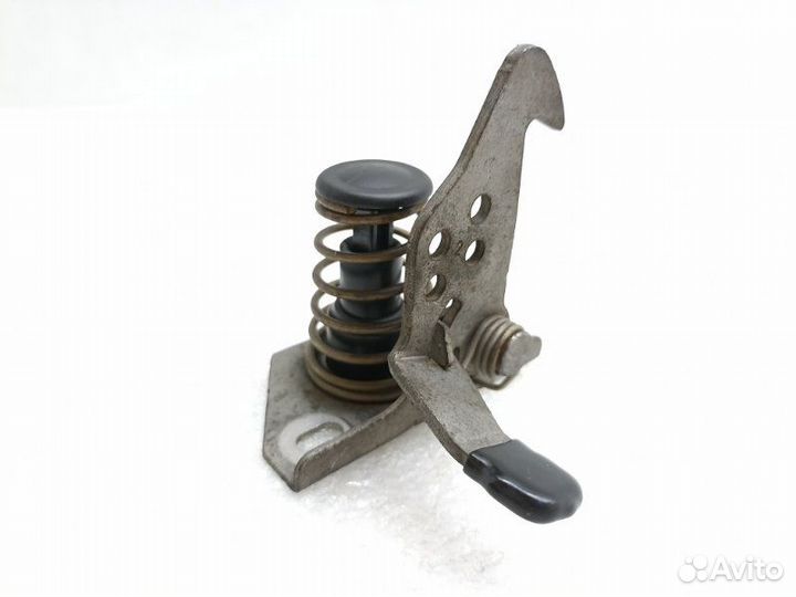 Крюк замка капота Bmw 5 E60