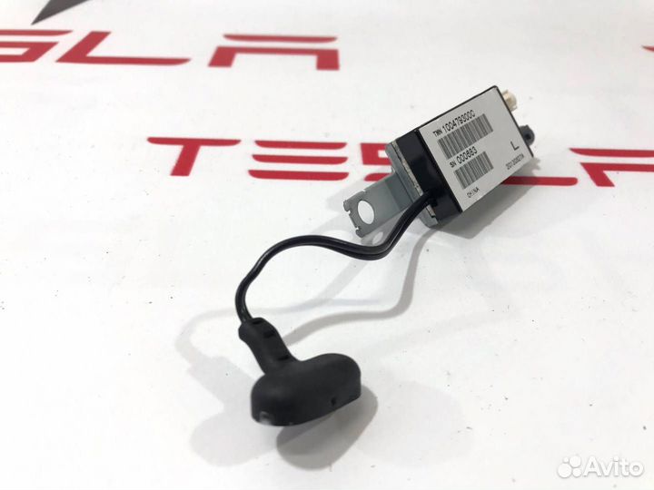 Антенна усилитель AM/FM Tesla Model S 2013