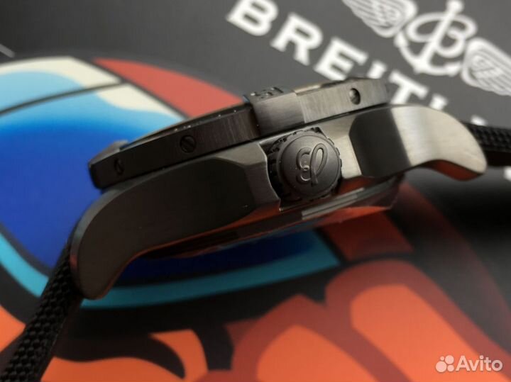 Breitling Avenger LE Seawolf, Jaune Cobrа 45мм