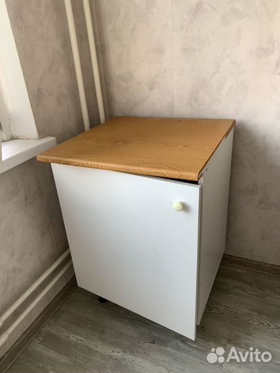 Кухонный стол