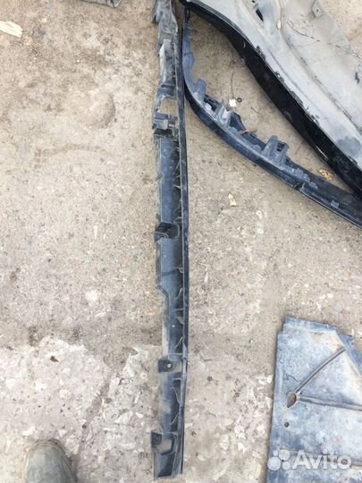 Кронштейн заднего бампера центральный Audi A6 C7