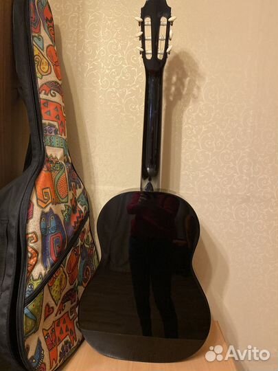 Классическая гитара шестиструнная