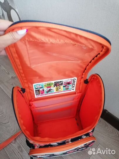 Рюкзак школьный для девочки гризли