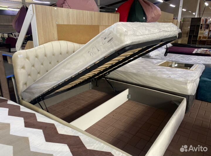 Кровать двуспальная 160x200