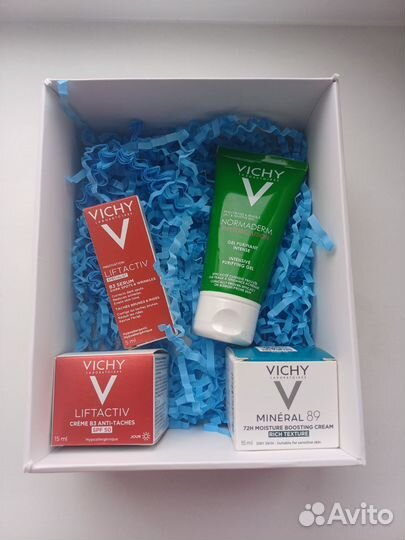 Подарочный набор косметики Виши M