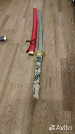 Катана премум красный дракон кость подставка серти