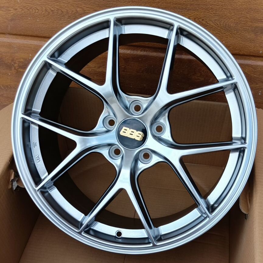 Литые диски BBS FI-R 8×R18 5×120