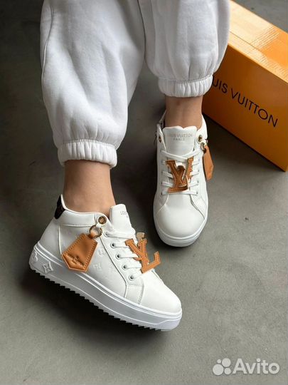 Кроссовки зимние женские