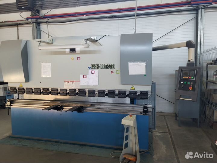 Гидравлический листогибочный пресс PBH 100/3200 с