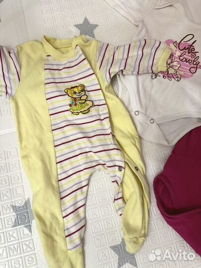 Пакет одежды на девочку новорожденную
