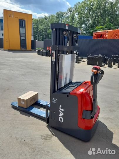 Электроштабелер JAC 1.6 т и высота подъема до 3.6