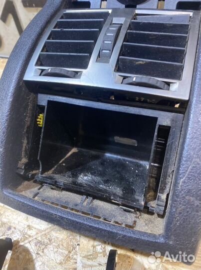 Задняя часть подлокотника Skoda Superb 2.8 2002