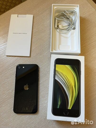 iPhone SE, 64 ГБ