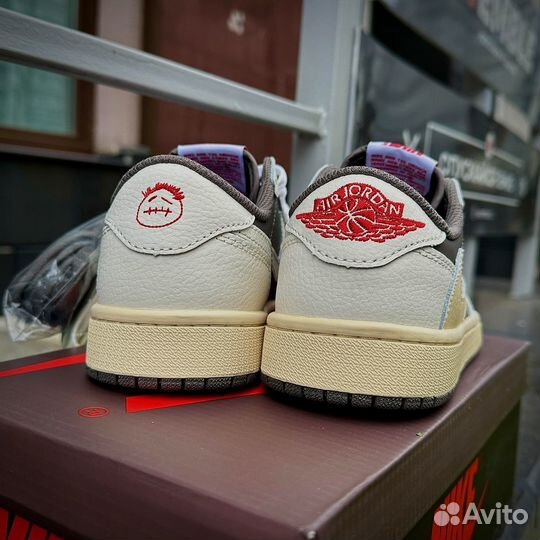 Прочные кроссовки Travis Scott x Air Jordan 1 Low