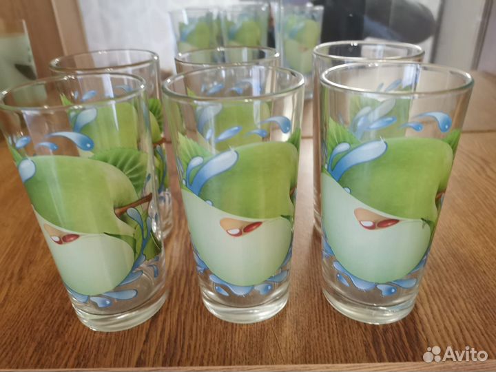 Набор стеклянных стаканов