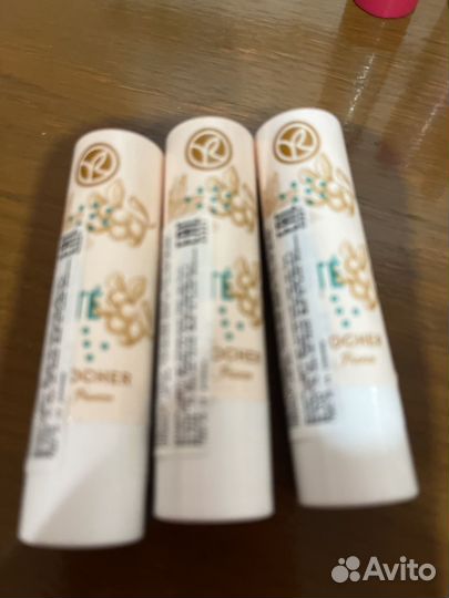 Бальзам для губ Ив Роше