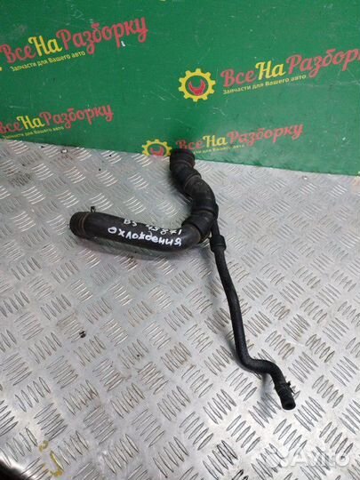 Патрубок охлаждения Volkswagen Passat B5 1.6