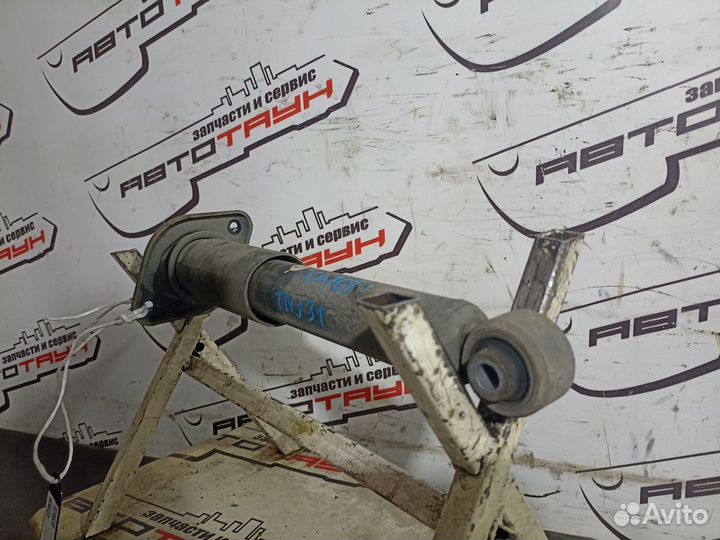 Амортизатор nissan teana TNJ31 задний правый левый 4WD 562109Y325