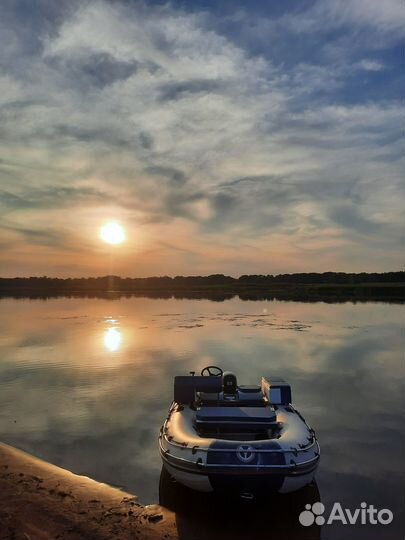 Лодка с мотором