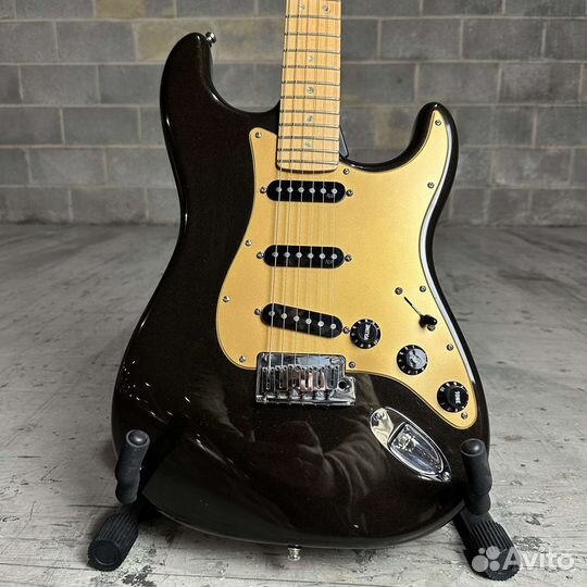 Электрогитара Fender American Deluxe Stratocaster