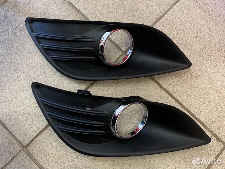 Облицовка противотуманной фары Ford focus 2