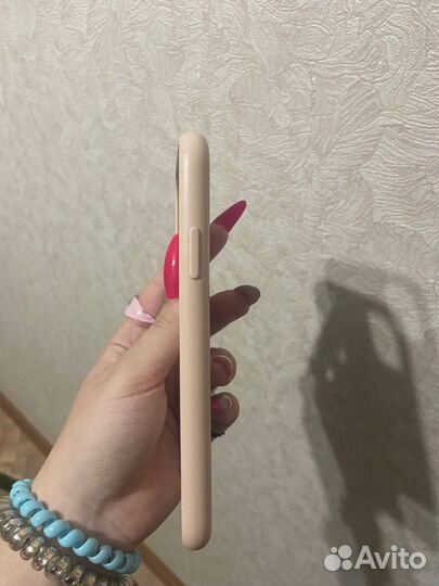 Чехол на iPhone 11